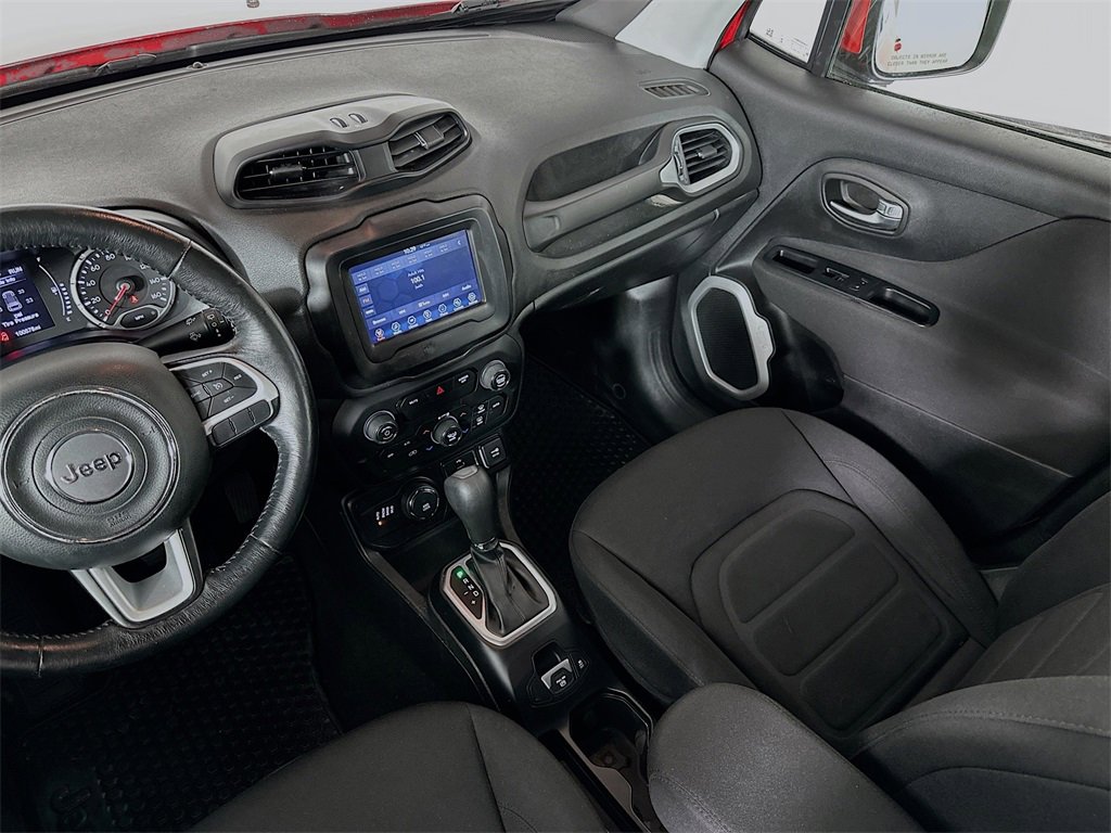 Used 2018 Jeep Renegade Latitude w/ Cold Weather Group image 7