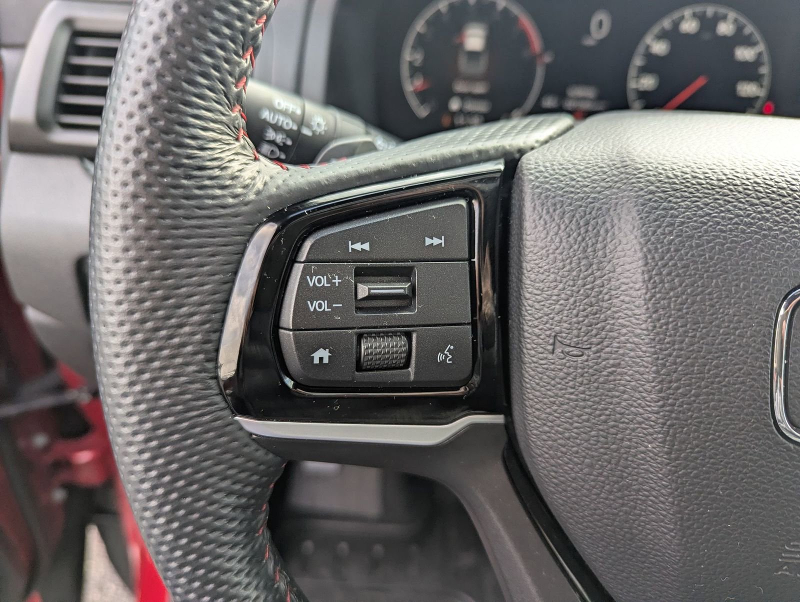 Used 2024 Honda Ridgeline Black Edition image 13