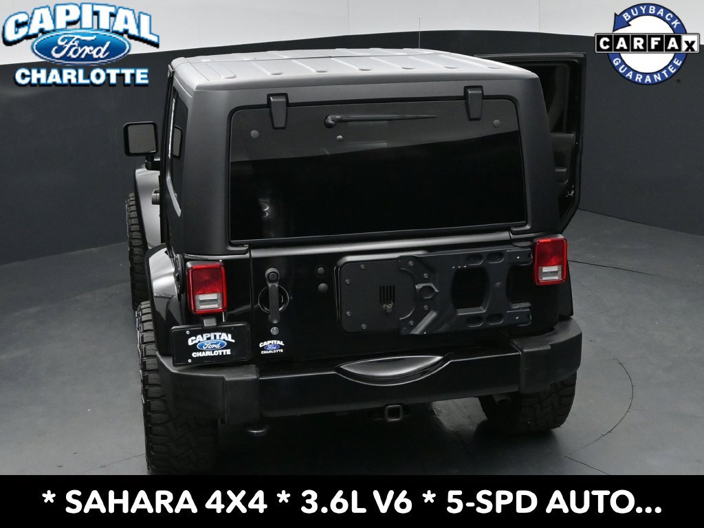 Used 2017 Jeep Wrangler Sahara w/ Connectivity Group AWD/4WD image 30