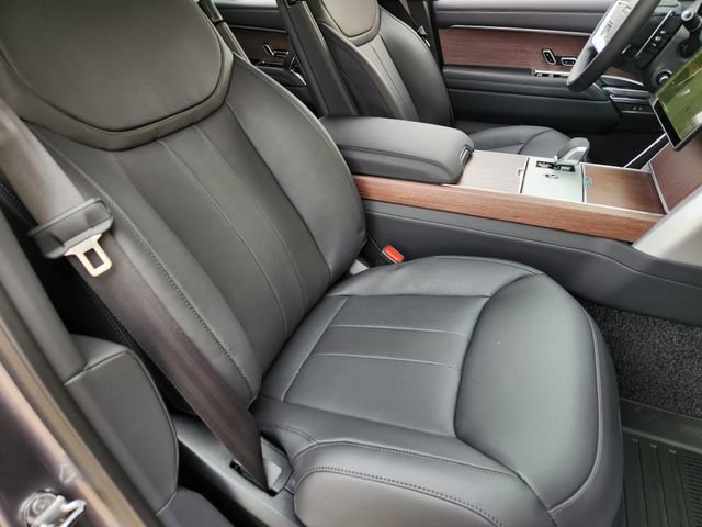 New 2025 Land Rover Range Rover SE image 9