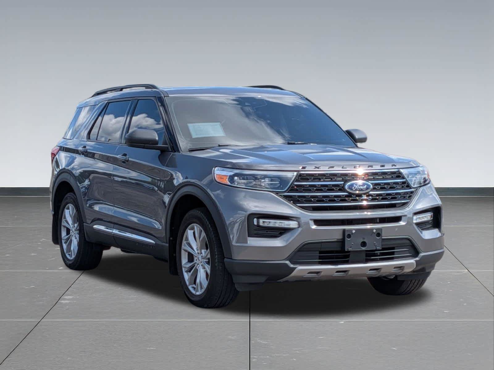 Used 2023 Ford Explorer XLT w/ Equipment Group 202A AWD/4WD image 7