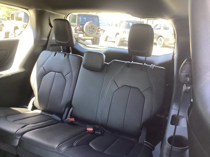 New 2026 Chrysler Pacifica Select image 17