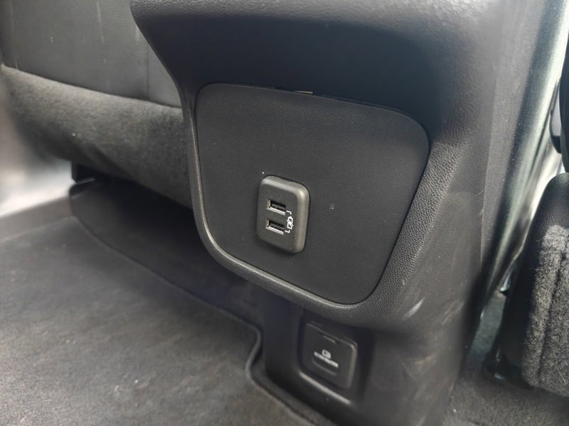 Used 2022 Chevrolet Equinox RS w/ RS Leather Package image 25