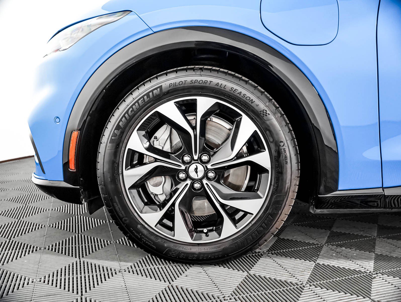Used 2022 Ford Mustang Mach-E Premium AWD/4WD image 4