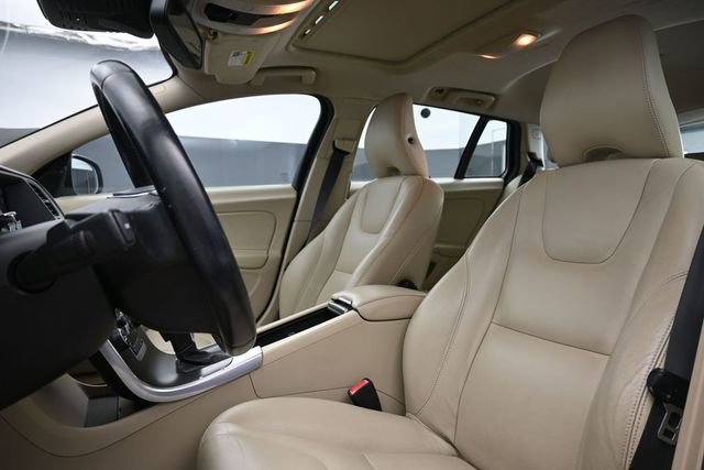 Used 2015 Volvo V60 T5 Premier Plus FWD image 10