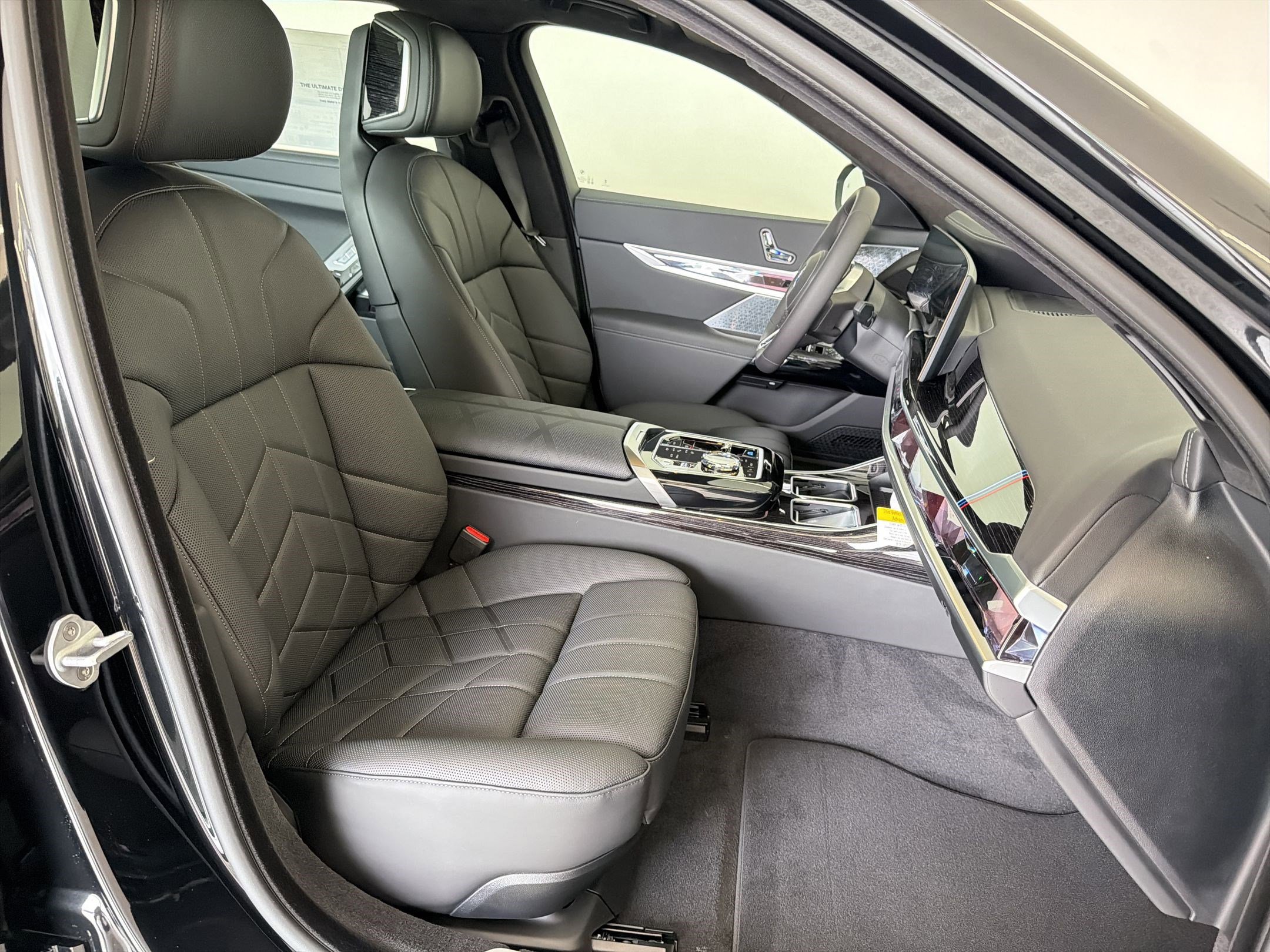 New 2026 BMW i7 xDrive60 AWD/4WD image 30