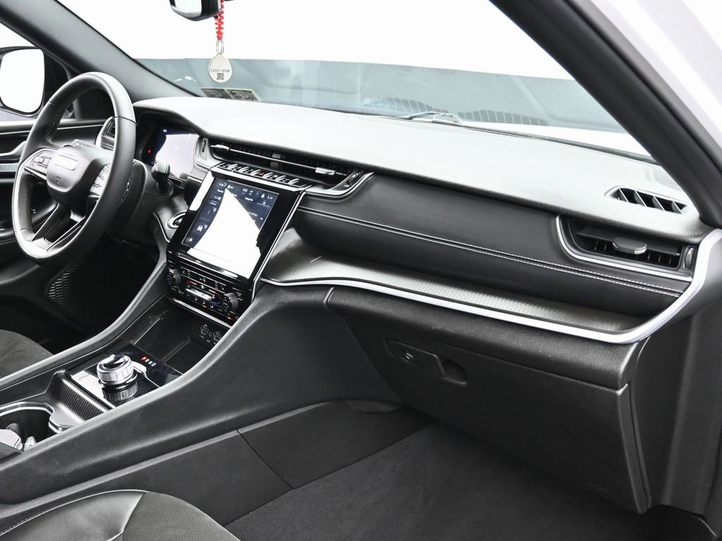 Used 2024 Jeep Grand Cherokee L Laredo image 38