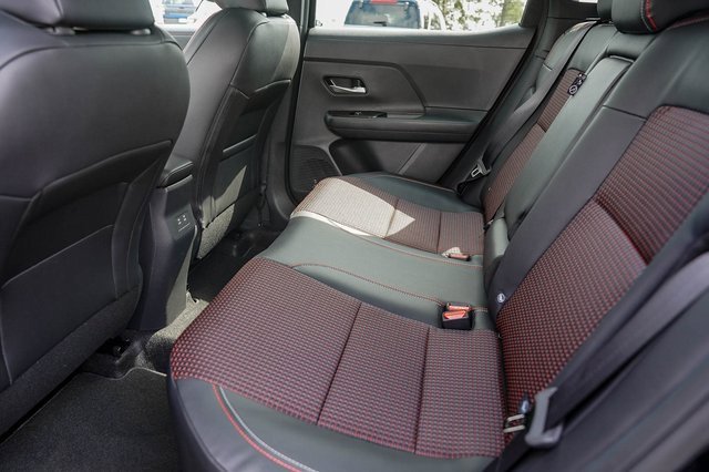 New 2026 Nissan Kicks SR image 19