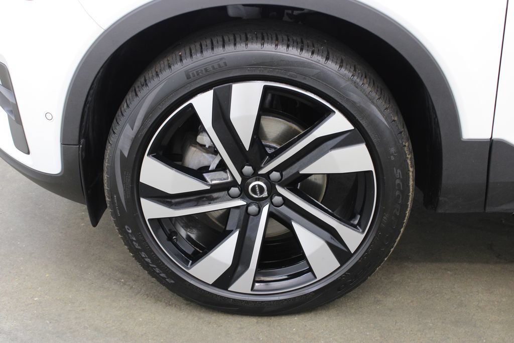 Used 2024 Volvo XC40 B5 Plus w/ Protection Package AWD/4WD image 29