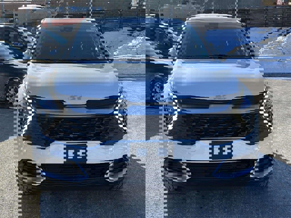 Used 2023 Kia Sportage LX image 9