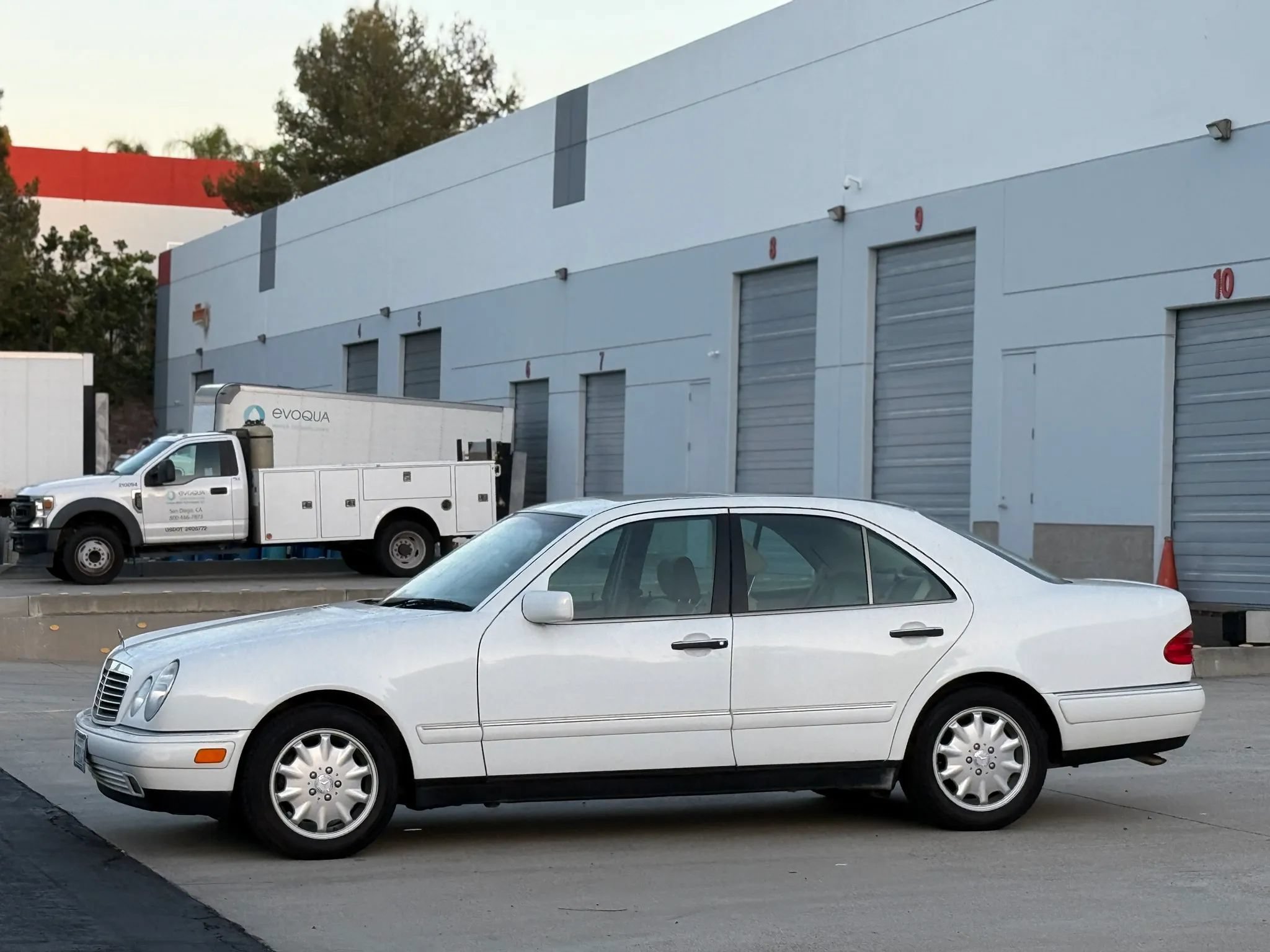 Used 1999 Mercedes-Benz E 320 Sedan image 5