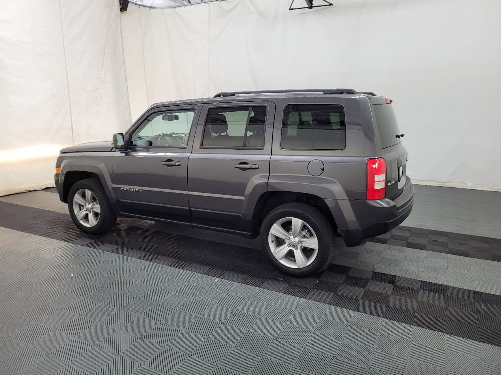 Used 2016 Jeep Patriot Latitude AWD/4WD image 3