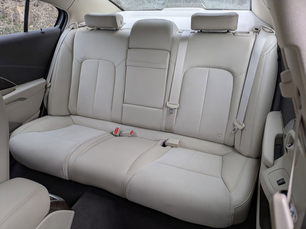 Used 2015 Buick LaCrosse image 28