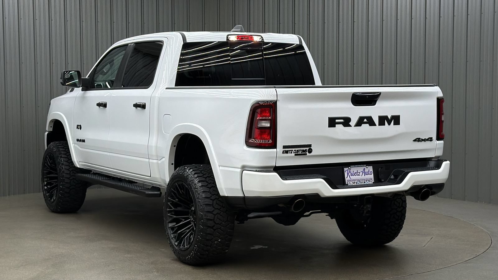 Used 2025 RAM 1500 Big Horn AWD/4WD image 3