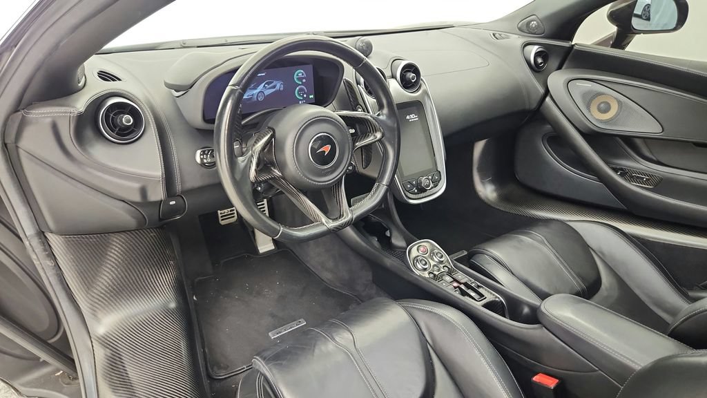 Used 2017 McLaren 570S RWD image 33