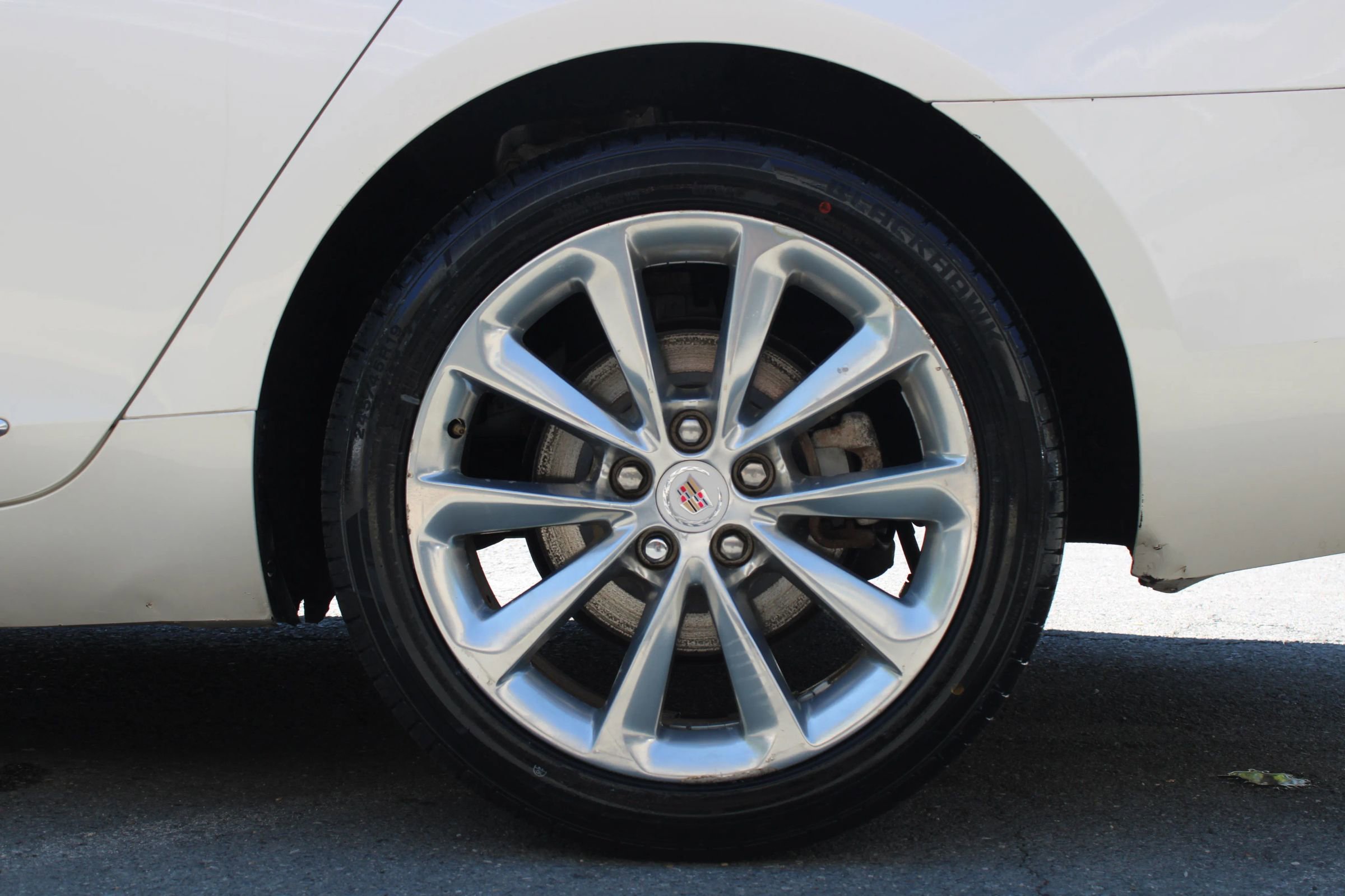 Used 2013 Cadillac XTS Luxury image 29