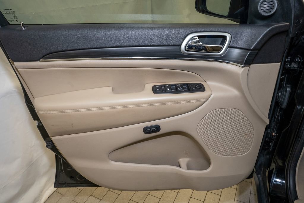 Used 2019 Jeep Grand Cherokee Limited w/ Trailer Tow Group IV image 13