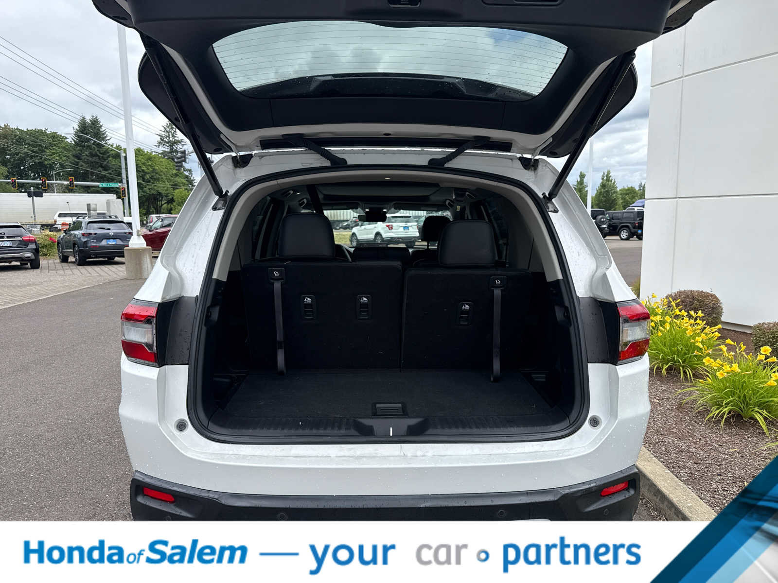 Used 2023 Honda Pilot Touring image 15
