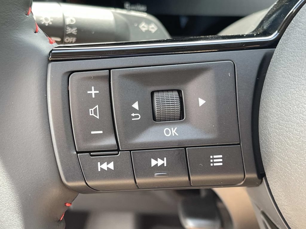 New 2026 Nissan Kicks SR w/ Cold Weather Package AWD/4WD image 30