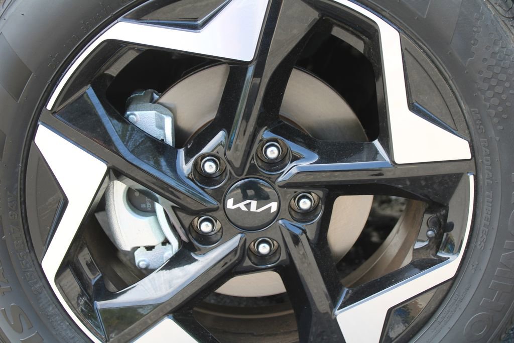 New 2026 Kia Seltos EX image 17