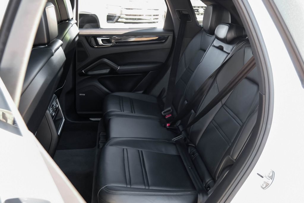 Used 2022 Porsche Cayenne AWD/4WD image 43