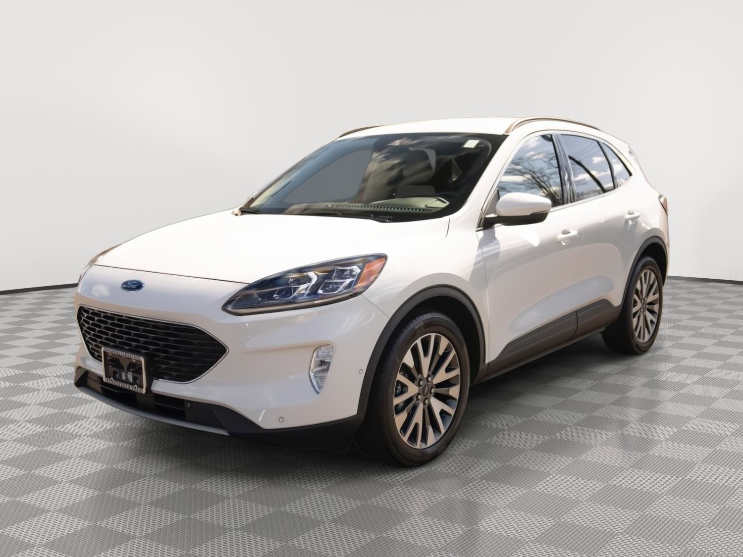 Used 2020 Ford Escape Titanium image 19
