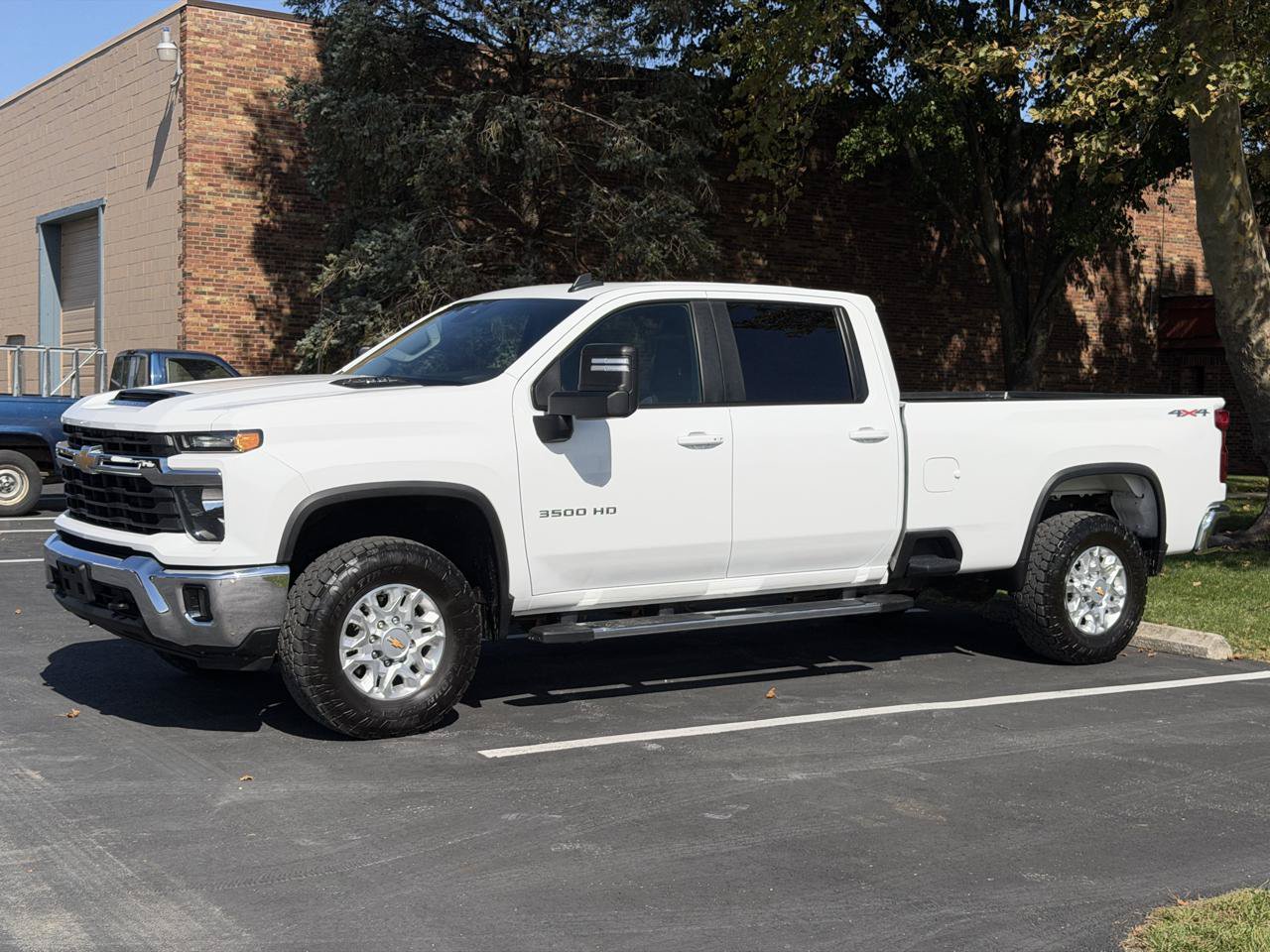 Used 2024 Chevrolet Silverado 3500 LT w/ Convenience Package AWD/4WD image 2