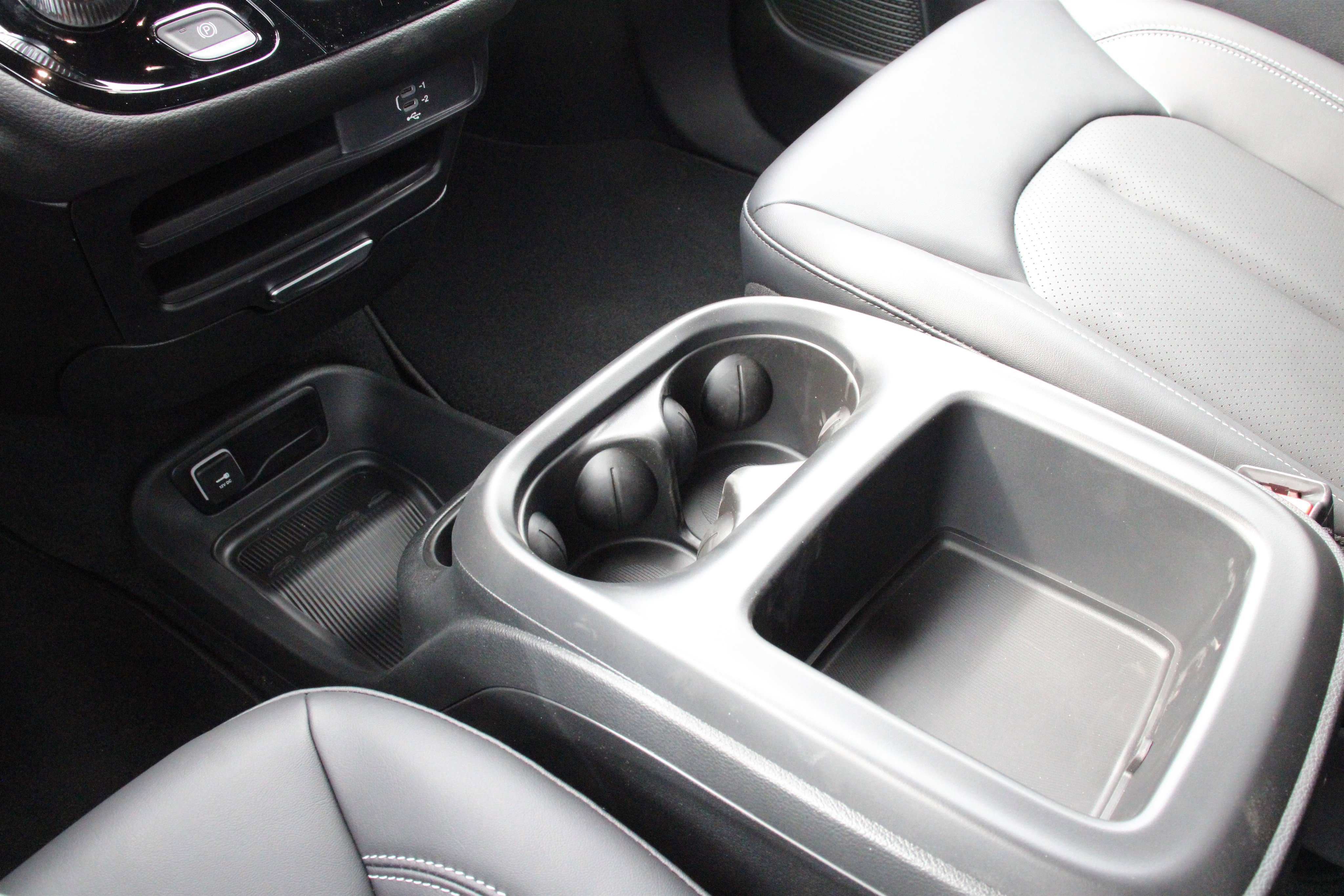 New 2026 Chrysler Pacifica Select FWD image 21