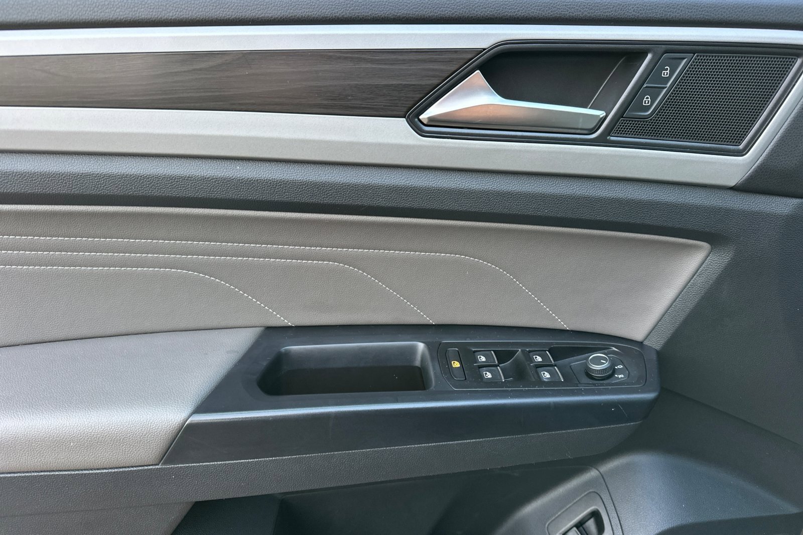 Used 2021 Volkswagen Atlas SE image 10