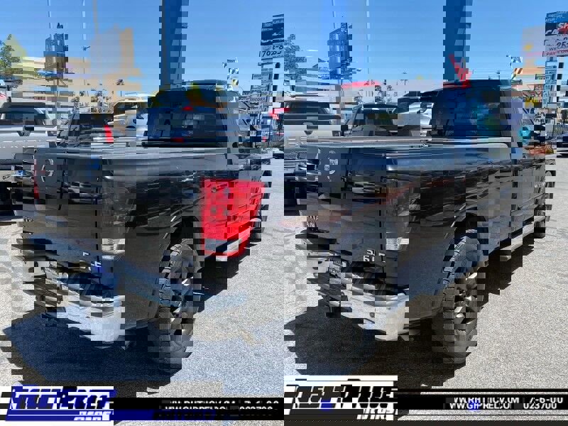 Used 2008 Nissan Titan LE w/ Tow Pkg image 6