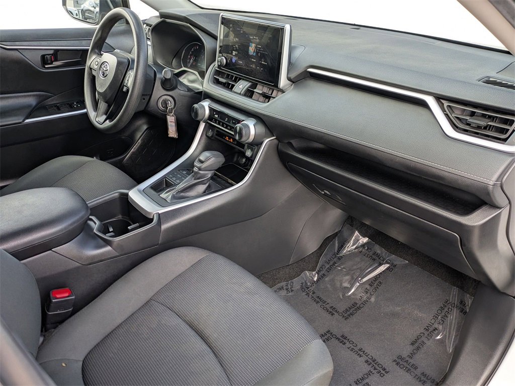 Used 2024 Toyota RAV4 LE image 29