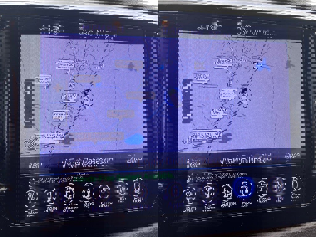 Used 2017 Chrysler Pacifica Touring image 12