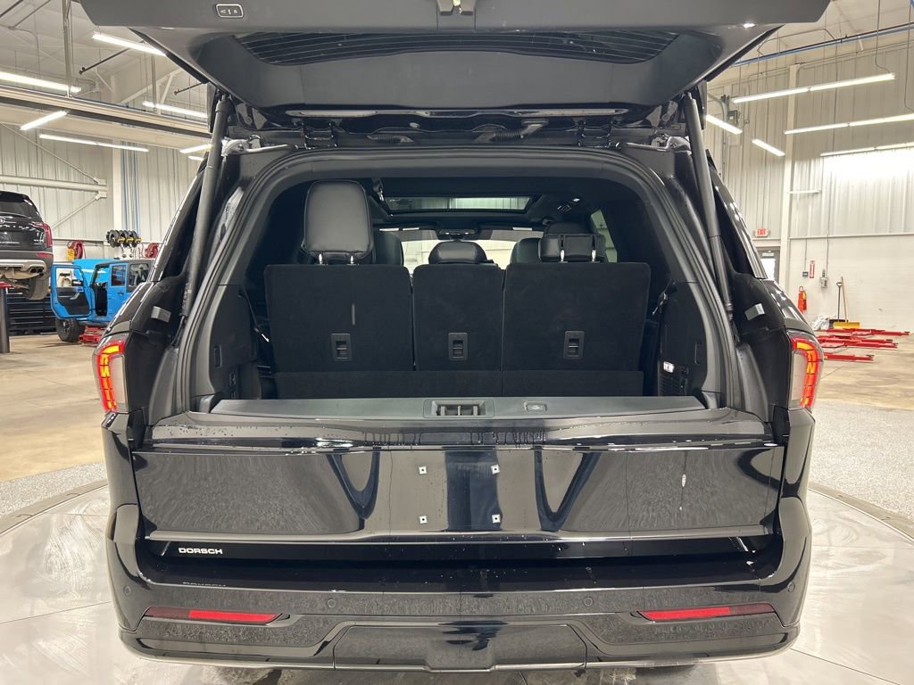 Used 2025 Lincoln Navigator Reserve w/ Jet Appearance Package image 32