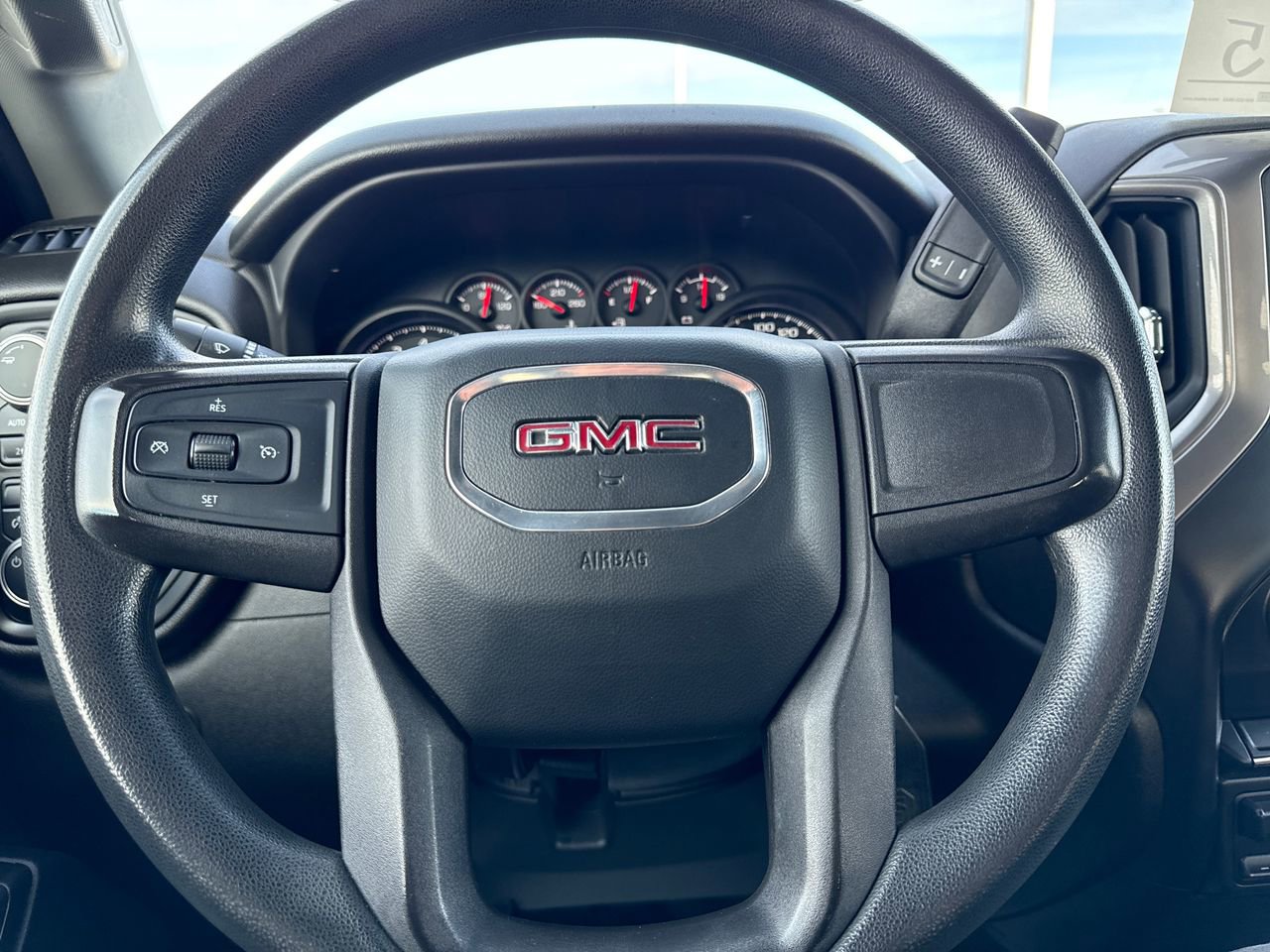 Used 2020 GMC Sierra 1500 4x4 Crew Cab w/ Sierra Value Package image 19