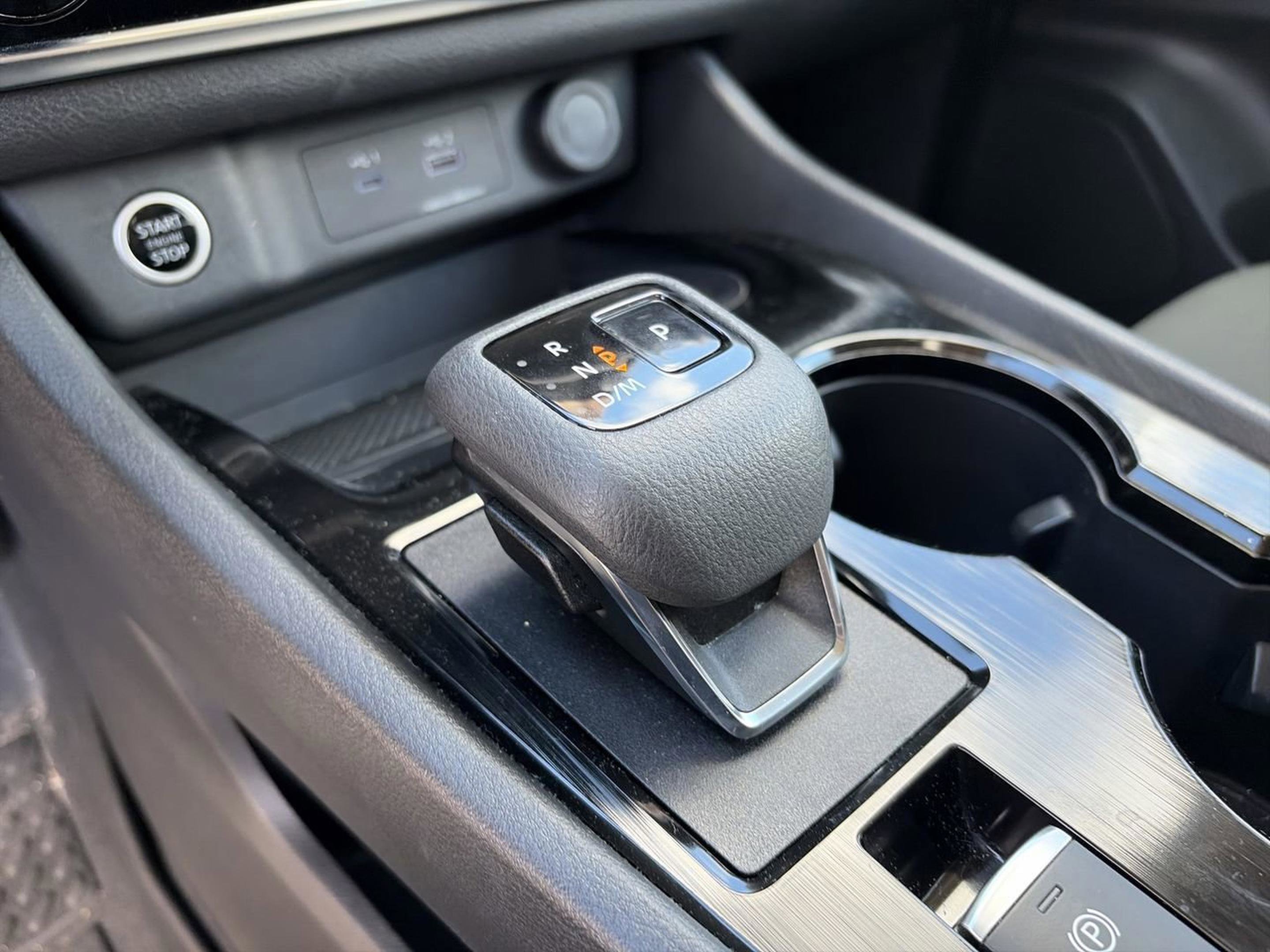 Used 2023 Nissan Rogue S image 14