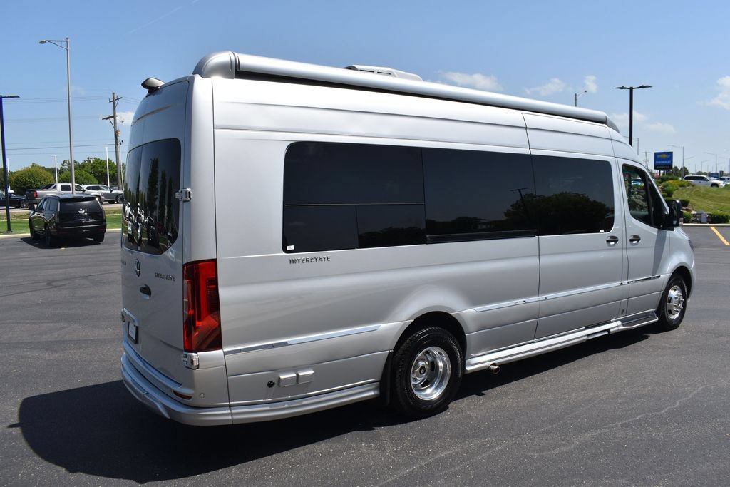 Used 2022 Mercedes-Benz Sprinter 3500 image 8