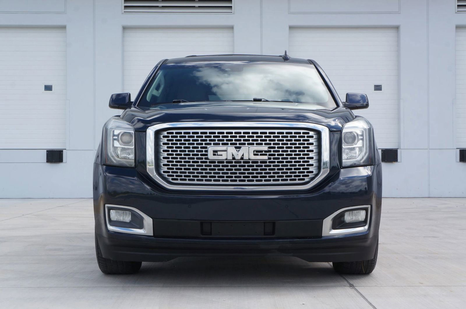 Used 2017 GMC Yukon Denali w/ Open Road Package image 3
