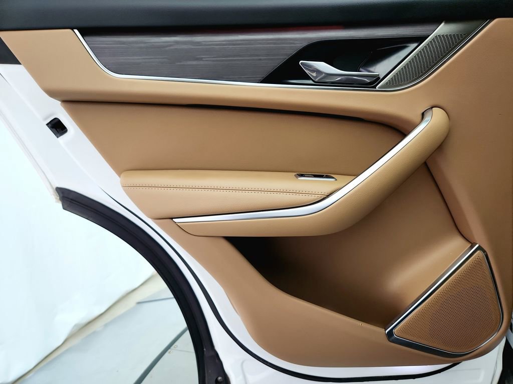 Used 2023 Jaguar F-PACE S image 31