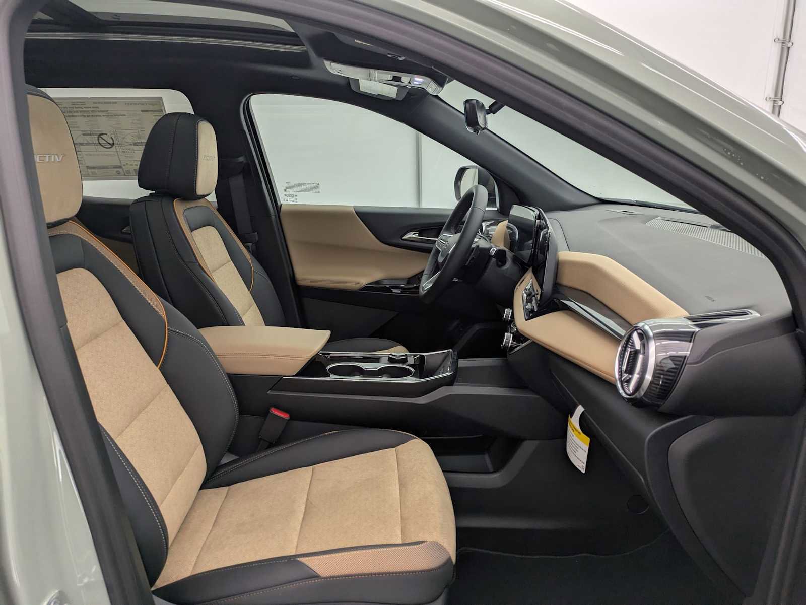 New 2026 Chevrolet Equinox ACTIV w/ Safety and Technology Package AWD/4WD image 24