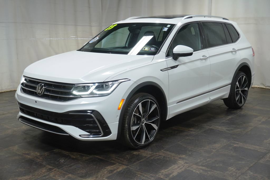 Used 2023 Volkswagen Tiguan SEL R-Line image 2