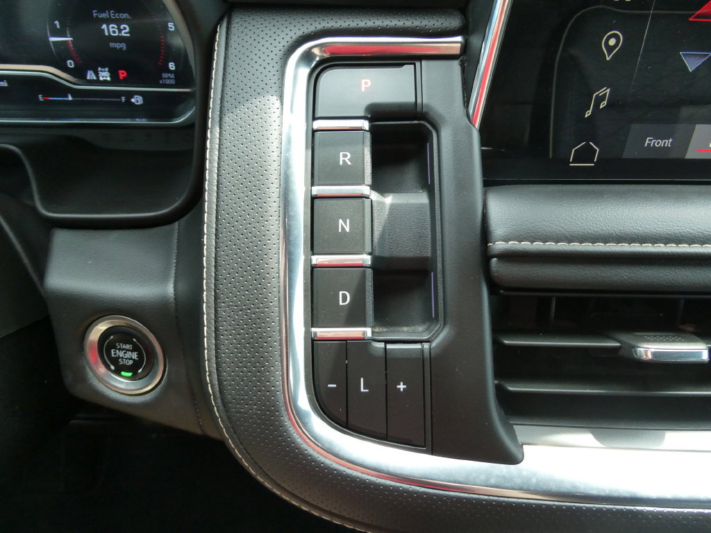 Certified 2024 GMC Yukon SLT w/ SLT Luxury Package AWD/4WD image 30