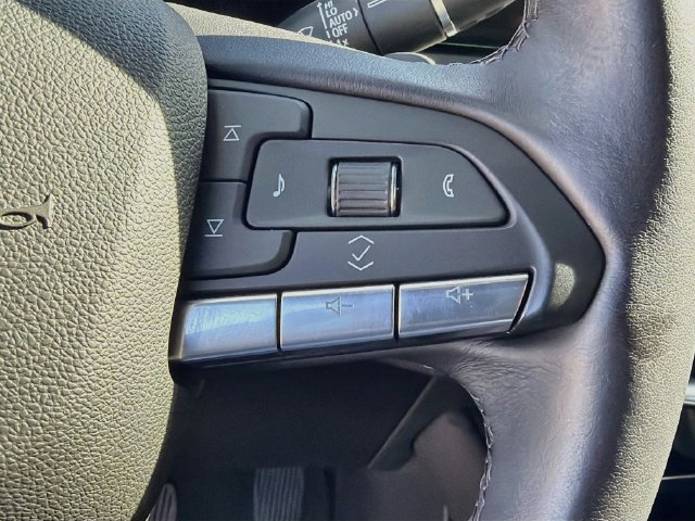 Used 2024 Cadillac XT4 Premium Luxury FWD image 35