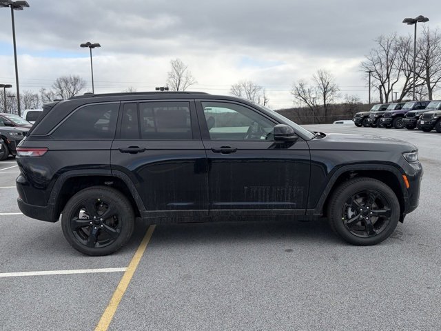 New 2026 Jeep Grand Cherokee Limited w/ Limited Altitude Package image 8