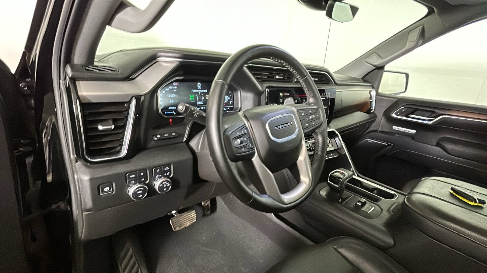 Used 2024 GMC Sierra 1500 Denali w/ Denali Reserve Package AWD/4WD image 17
