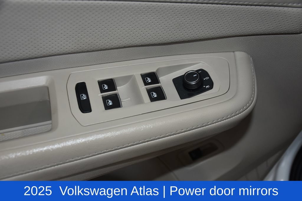 Used 2025 Volkswagen Atlas SE FWD image 24