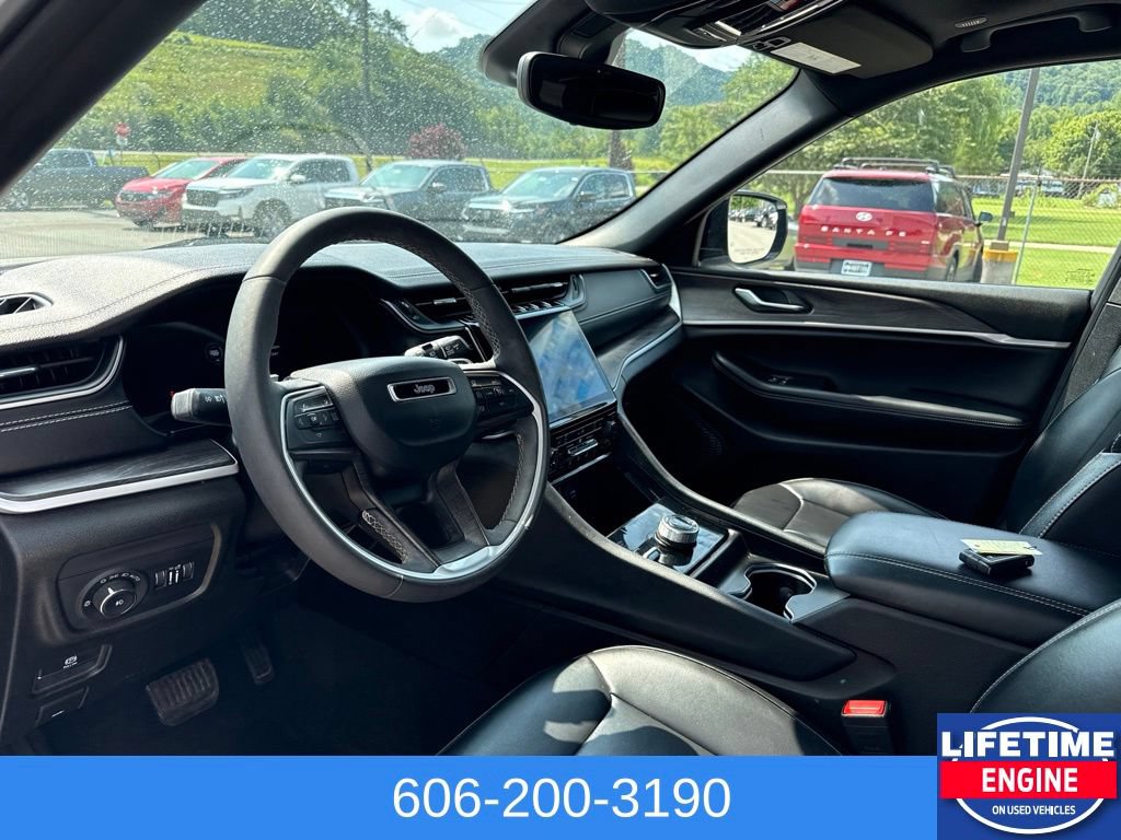 Used 2024 Jeep Grand Cherokee Limited AWD/4WD image 19