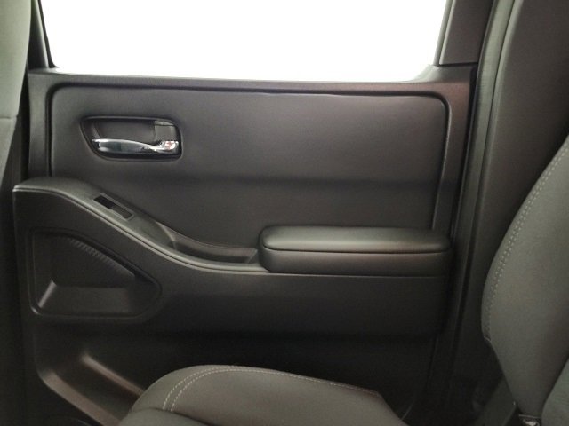 Used 2024 Nissan Frontier SV image 37
