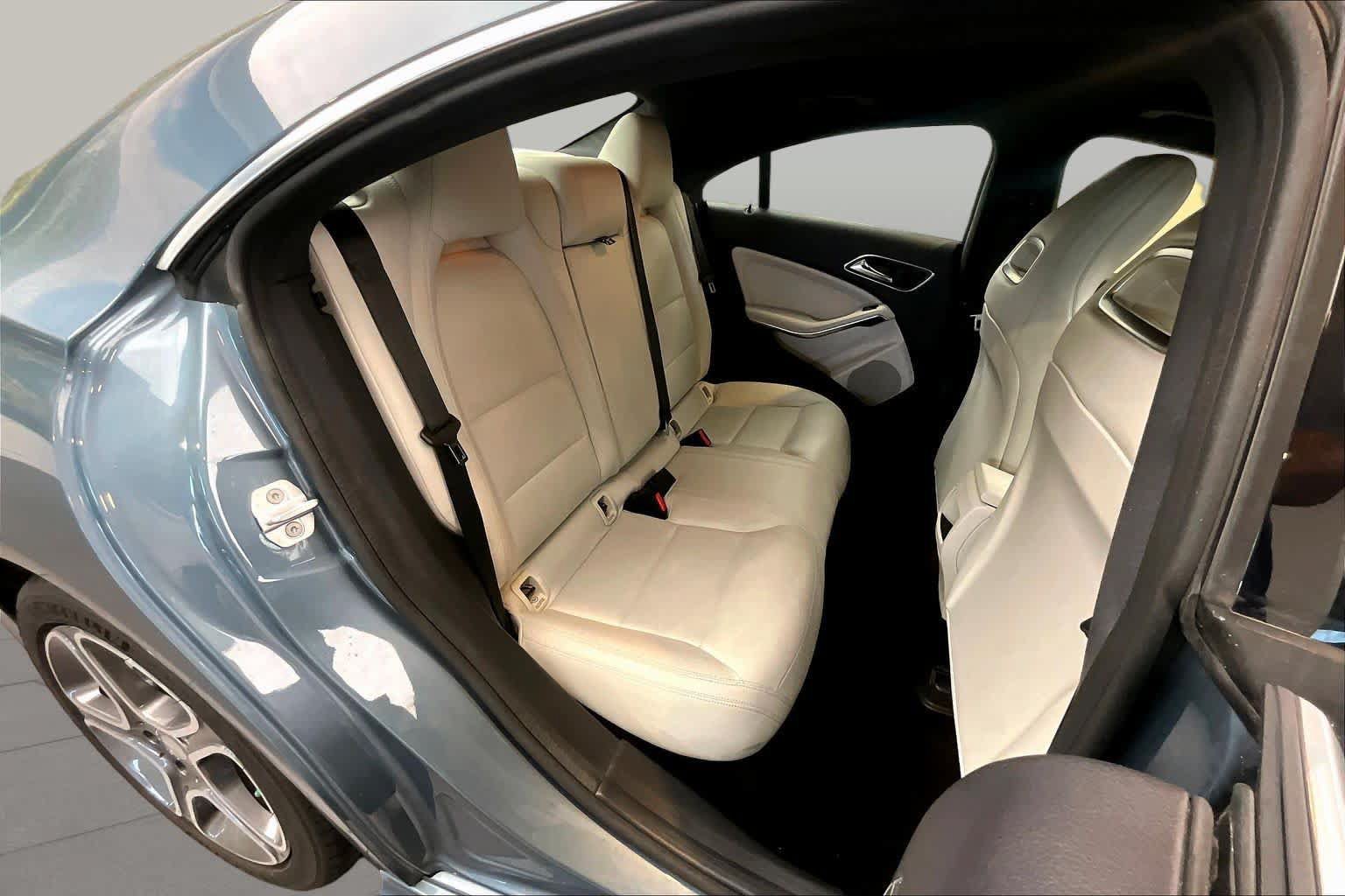 Used 2014 Mercedes-Benz CLA 250 image 17