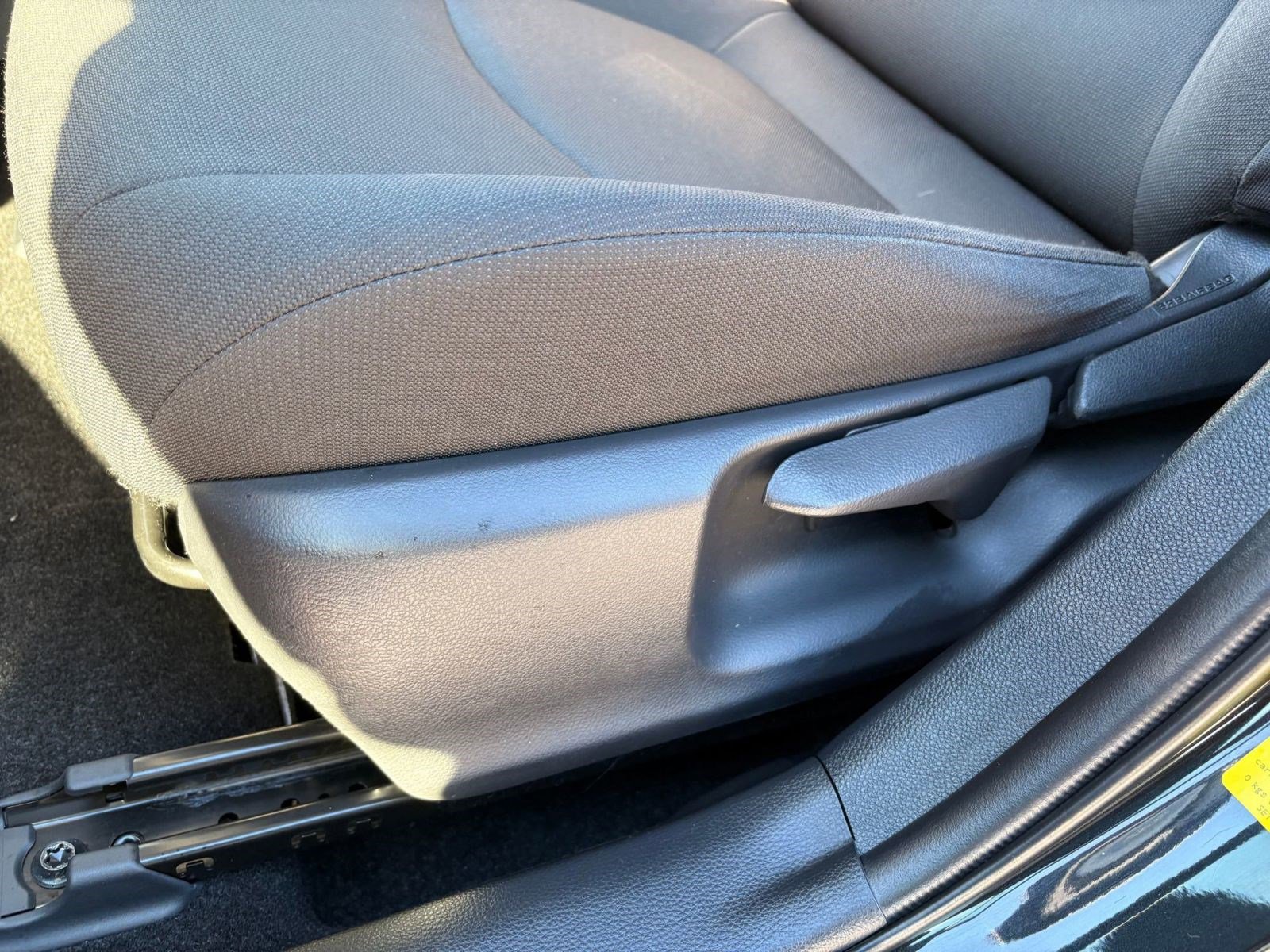 Used 2020 Toyota Corolla LE image 14