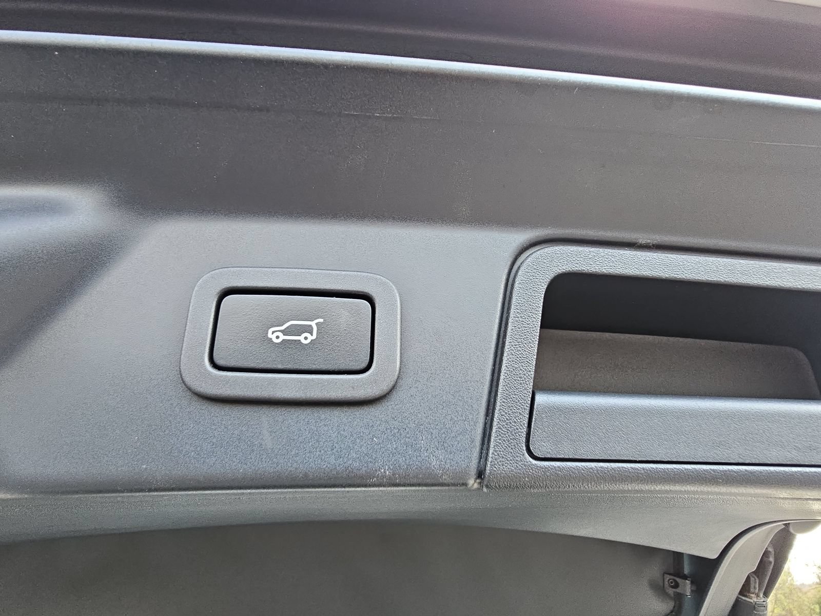 Used 2020 Land Rover Range Rover Velar S AWD/4WD image 13